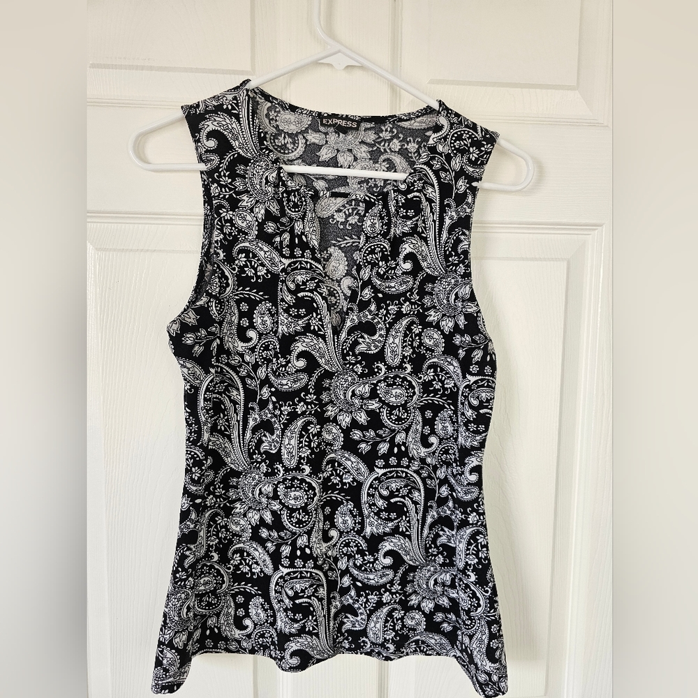 Express top peek a boo front size small